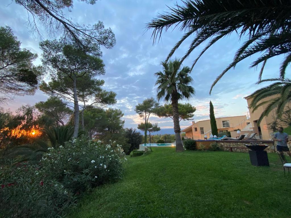 Frgk Datcha "Villa Prestige Mougins" Exteriör bild